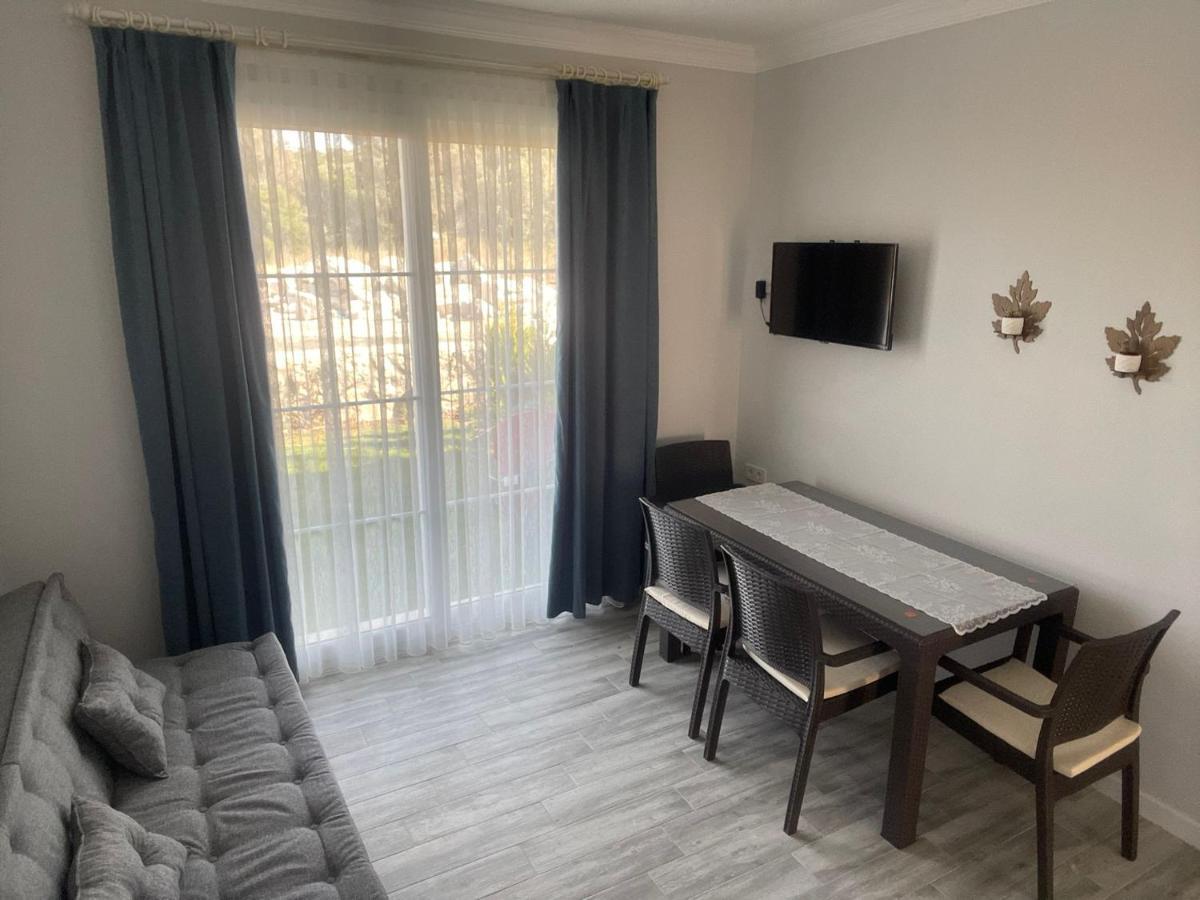 קרבורון Merlin Apart Otel מראה חיצוני תמונה